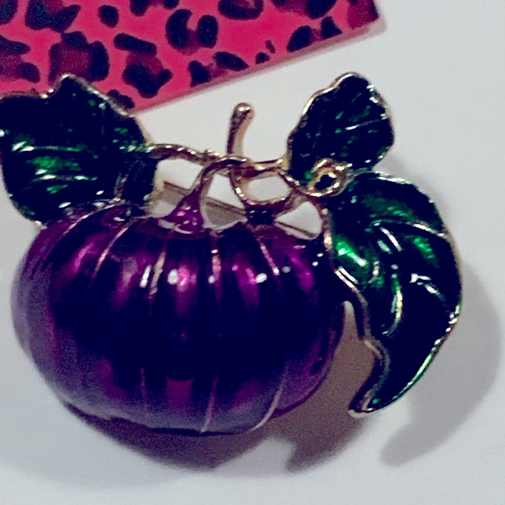 Betsey Johnson Purple Pumpkin Pin Brooch #523